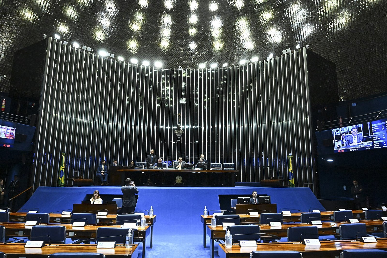 Plenário do Senado Federal durante sessão deliberativa