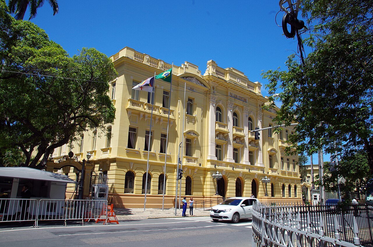 Fachada do Palácio do Campo das Princesas, sede do governo de Pernambuco, no Recife