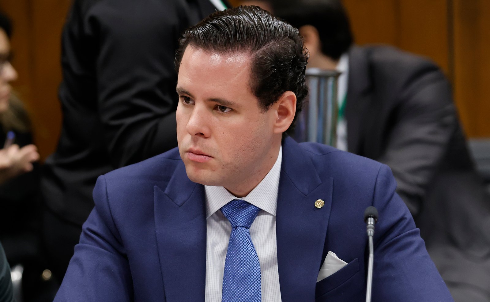 O deputado Rodrigo Valadares (PL-SE), autor do projeto, sentado em comissão da Câmara dos Deputados, em foto de arquivo