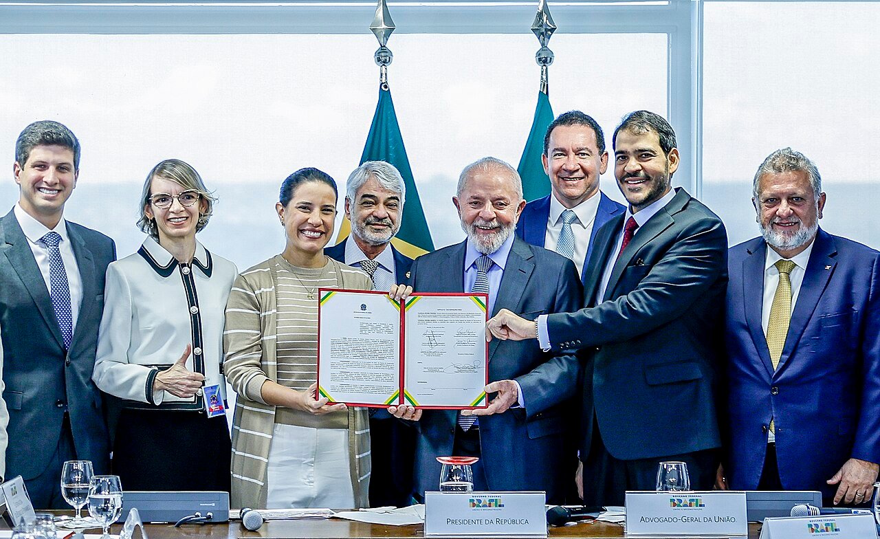 Raquel Lyra e João Campos em cerimônia no Palácio do Planalto, em junho de 2024