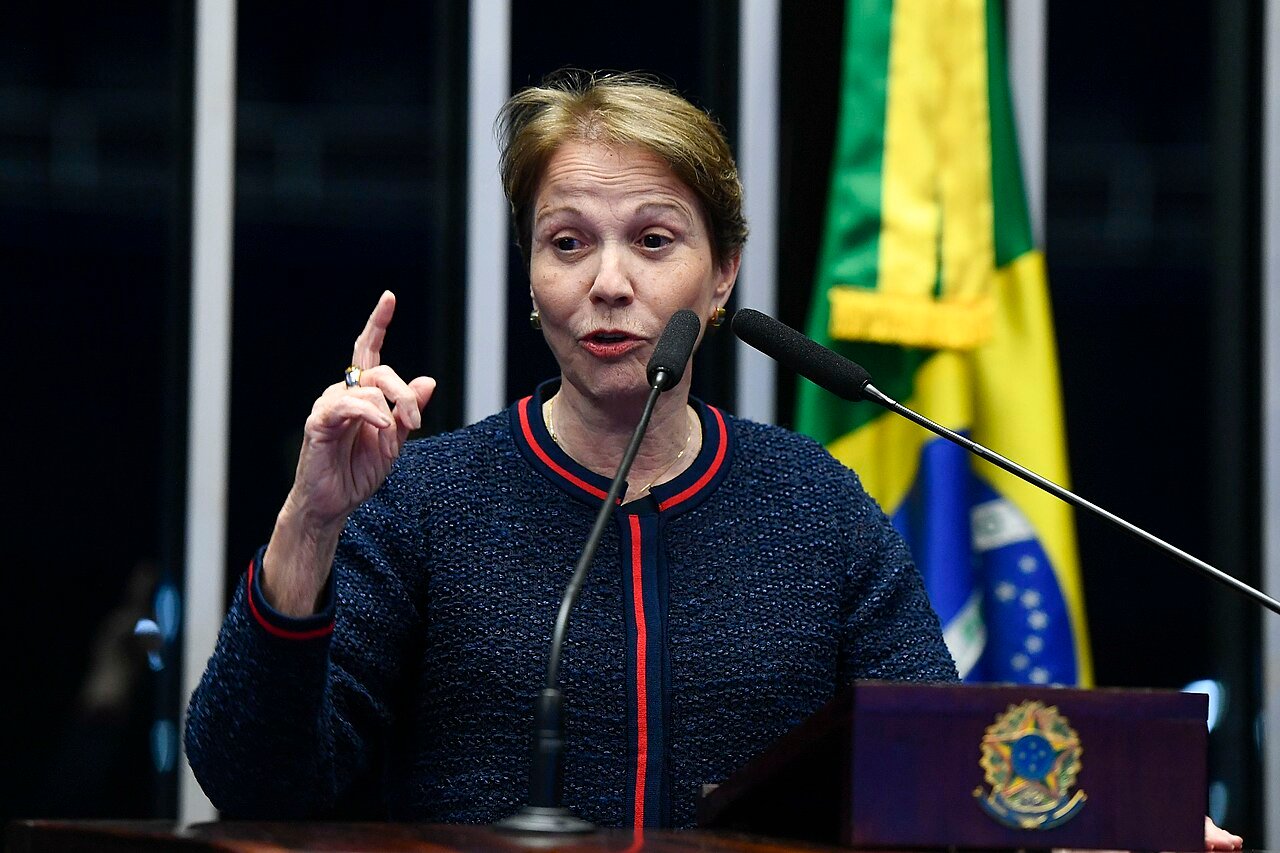 Senadora Tereza Cristina discursa na tribuna do plenário do Senado